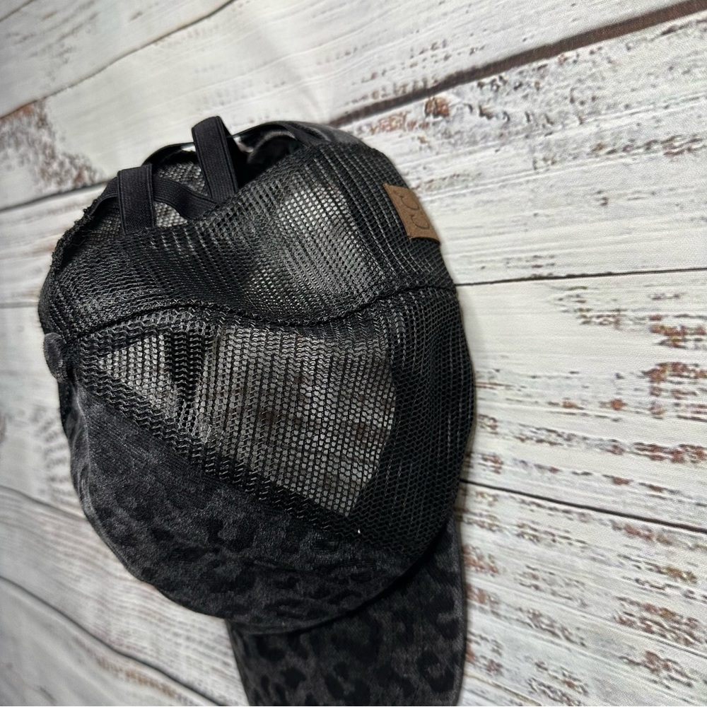 NWOT CC HAT PONY TAIL CRISS CROSS GRAY LEOPARD CHEETAH PRINT BASEBALL CAP BLACK - Picture 3 of 9